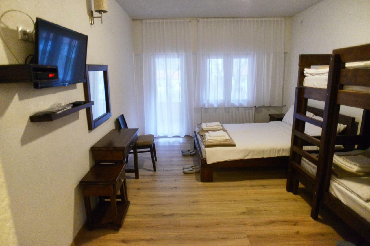 Restoran Sa Prenocistem Gornjak Krepoljin Exterior foto